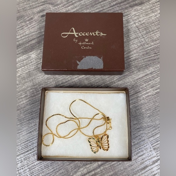 Vintage Gold Plated Butterfly Pendant Necklace 18” Gift - Picture 9 of 10